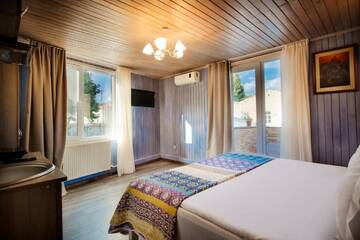 Двухместный номер с 1 кроватью и балконом в Отеле Freedom Square Apart Hotel